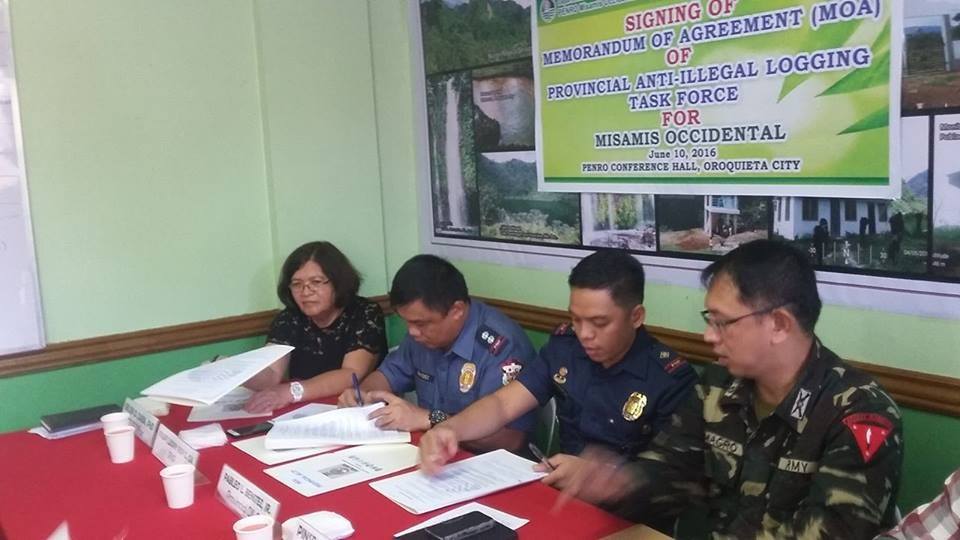 thephotos/2016/Provincial Anti-illigeal Logging Task Force, MOA Signing (June 10, 2016)/13418966_1616645305316892_5544070374840723347_n.jpg